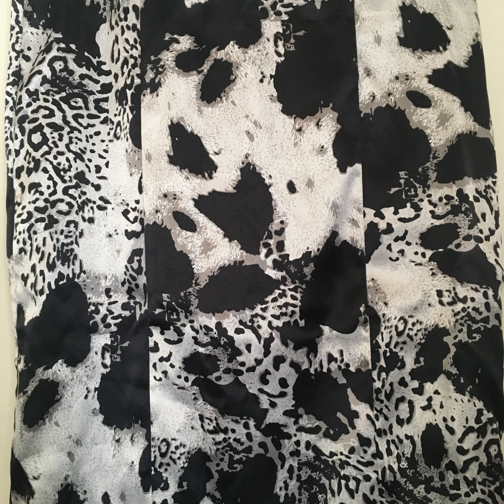 Print Pencil Skirt - Picture 2 of 5